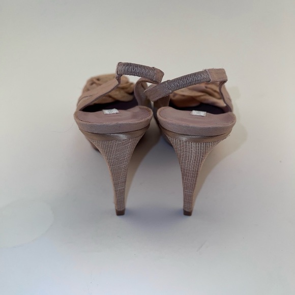 NWOB Pura Lopez Raffia Rosette Platform Slingbacks Size 38.5 - Picture 4 of 6